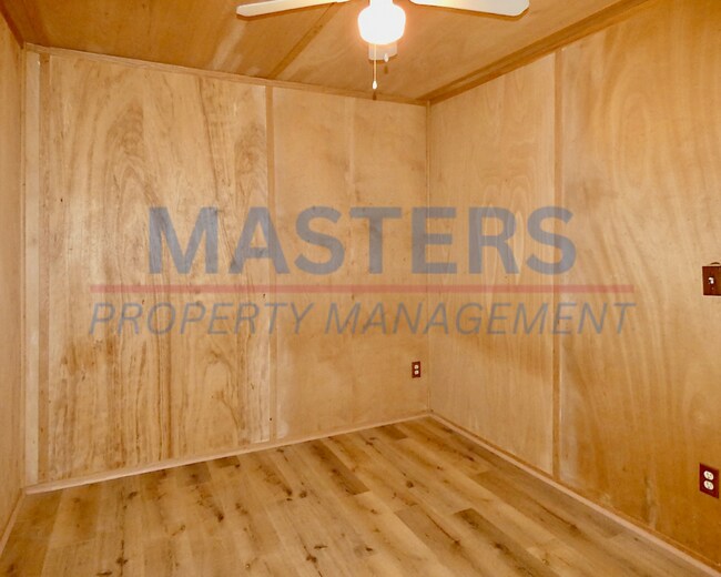 Building Photo - 1026 Oakwood Ave