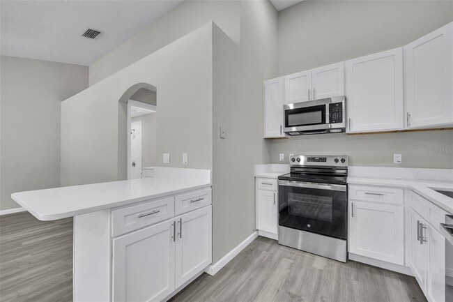 Building Photo - 782 LINCOLN Pky