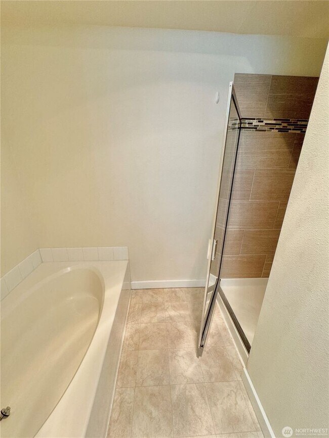 Building Photo - 2bd/2ba Newcastle Condo