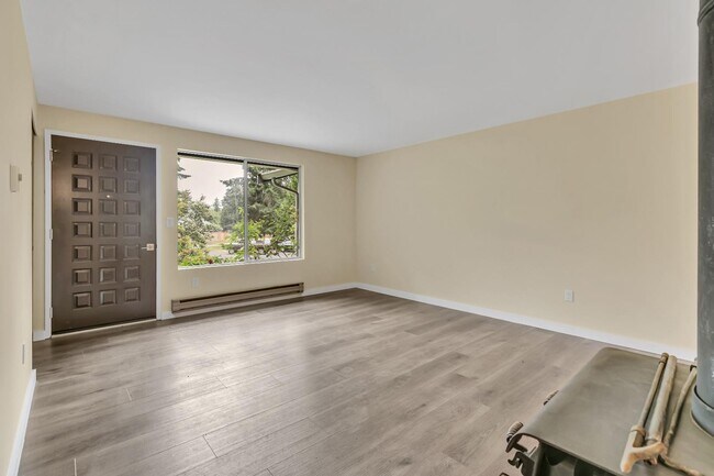 Building Photo - 4104 68th Ave NW
