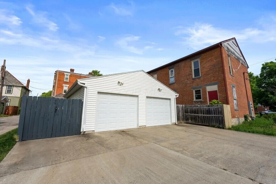 Building Photo - 144 Wilson Ave