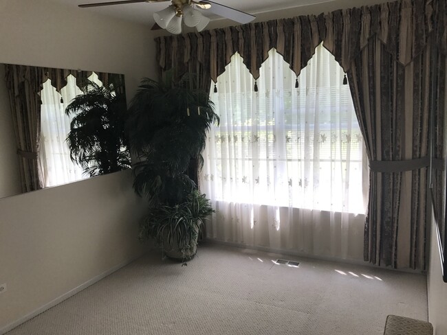 Building Photo - Exceptionally Clean 2-Bedroom Ranch with Double Car Garage