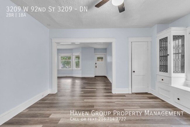 Building Photo - 3209 W 92nd St