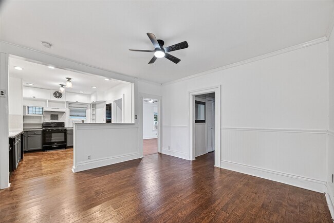 Building Photo - 5618 Belmark St