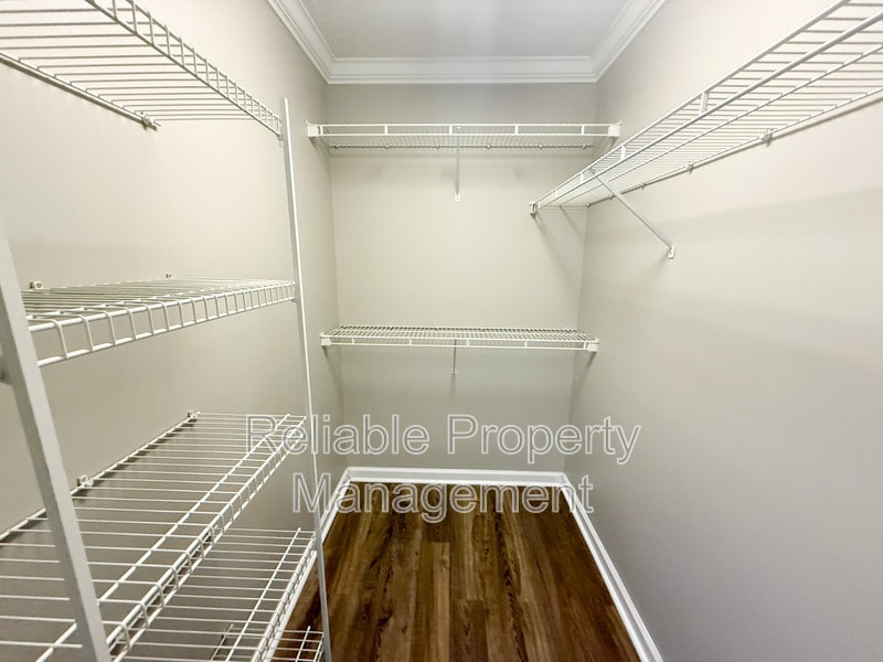 Building Photo - 805 Phillips Pointe Dr