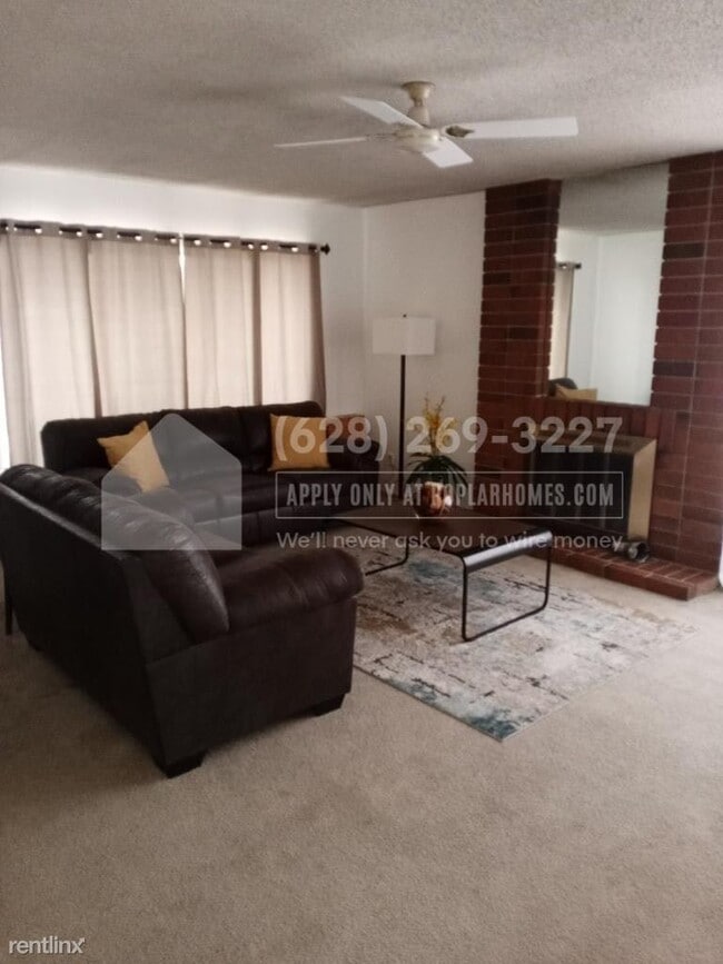 3 br, 2 bath House 2102 E. Russell Road 2102 E Russell Rd Las Vegas NV 89119 Apartment