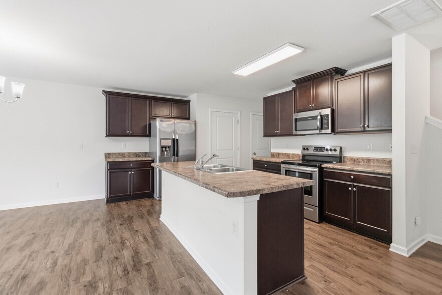 Building Photo - 8705 Longnor St