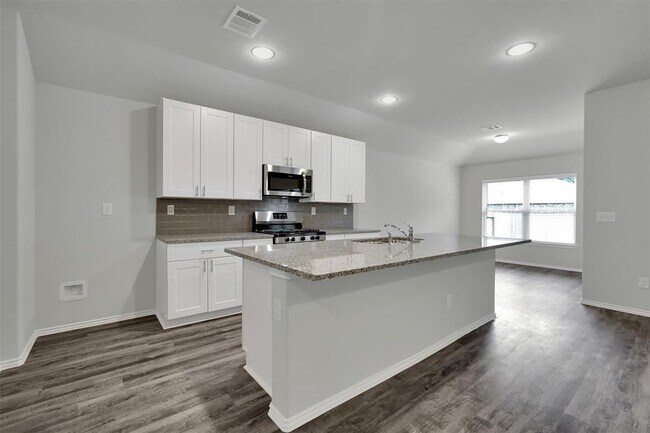 Building Photo - 8003 Dauntless Dr