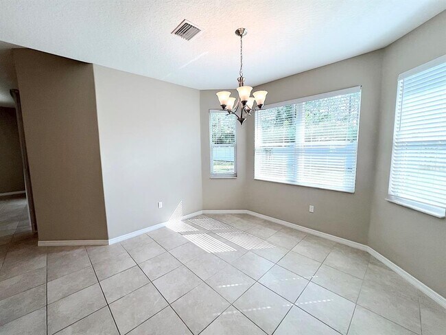 Building Photo - 37 Pine Croft Ln