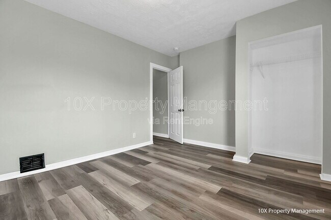 Building Photo - 1655 S 4th St