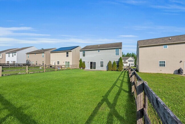 Building Photo - Goshen- 3bed 2.5 bath home ready for the summer cookouts