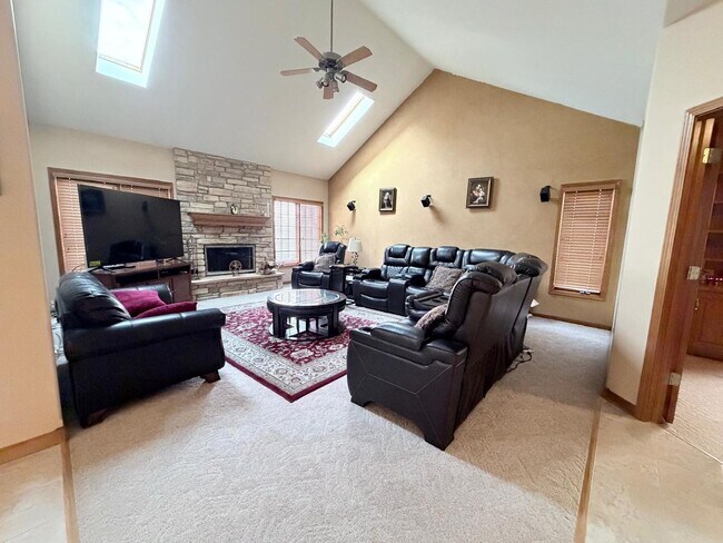 Building Photo - 3823 Sunburst Ln