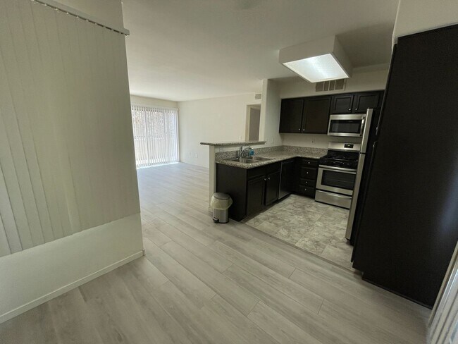 Building Photo - 5196 Mandalay Springs Dr