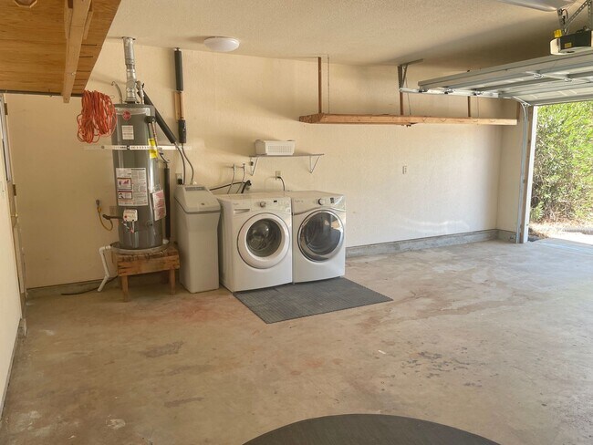 Building Photo - 4929 Sparrow Hawk Ln