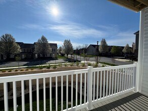 Building Photo - THE CROWN AT CORNESTONE