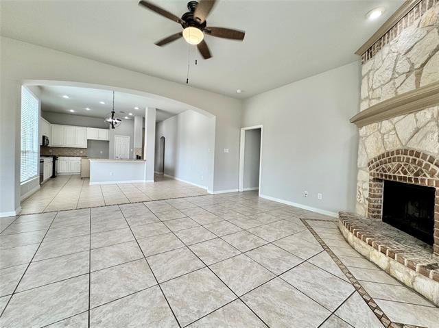 Building Photo - 256 White Dr