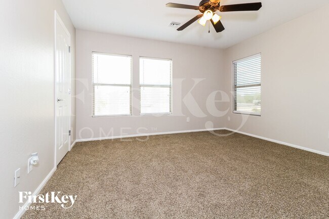 Building Photo - 10946 W College Dr