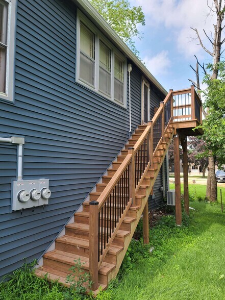 Building Photo - 805 10th St