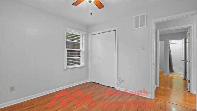 Building Photo - 4515 Flamingo Rd