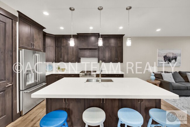 Building Photo - Beautiful Townhome in Huntsville