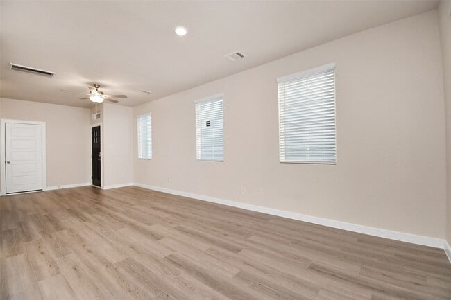 Building Photo - 8414 Rising Stream Dr