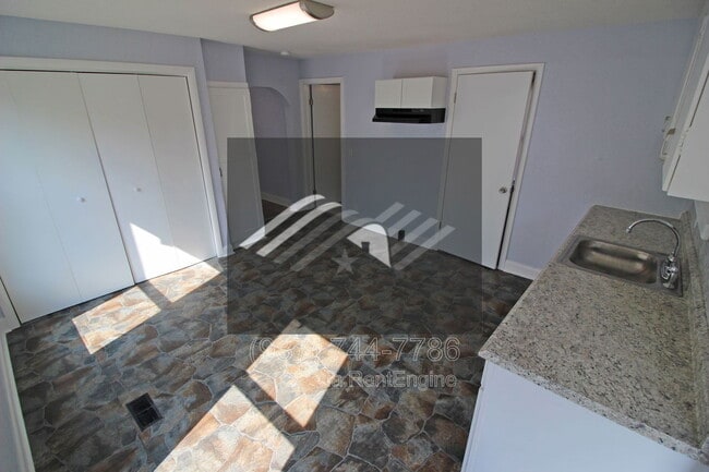 Building Photo - 78 Notre Dame Ave