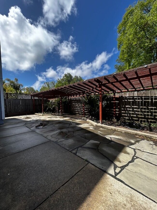 Building Photo - 7689 Melody Dr