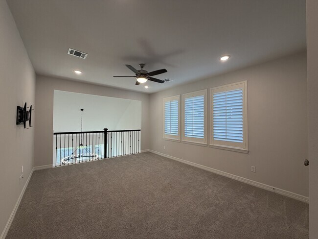 Building Photo - 368 Mallorn Ln