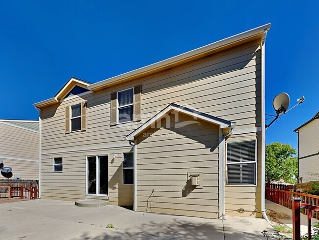 Building Photo - 10175 Fraser St