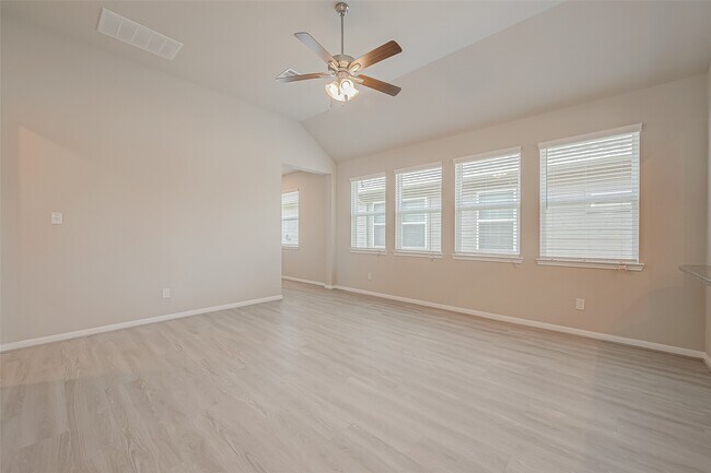 Building Photo - 1091 Lilly Ln