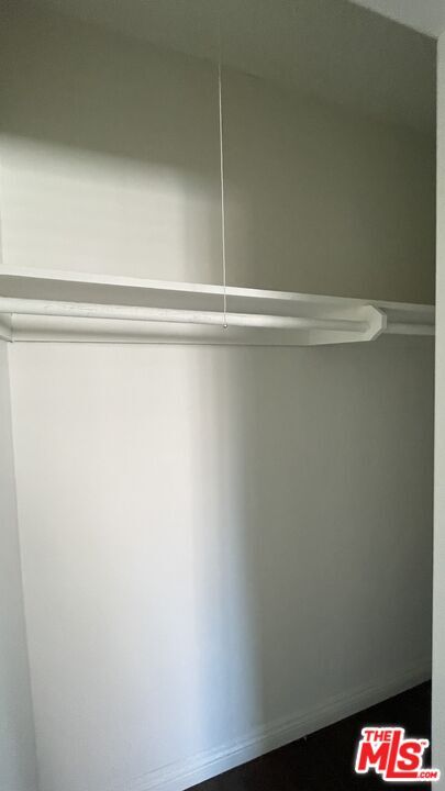 Building Photo - 832 S Gramercy Pl