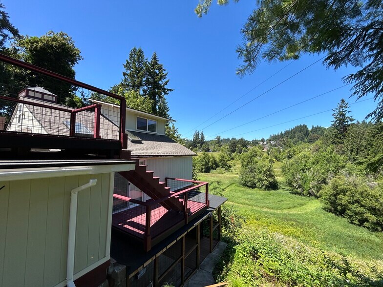 View - 2745 Allen St