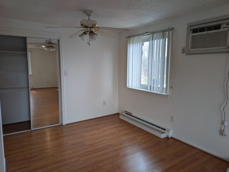 Building Photo - 6301 Robinson Rd