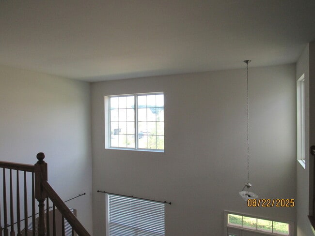 Building Photo - 410 S Jade Ln