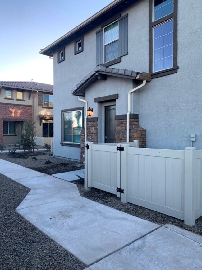 Community - 4100 S Pinelake Way