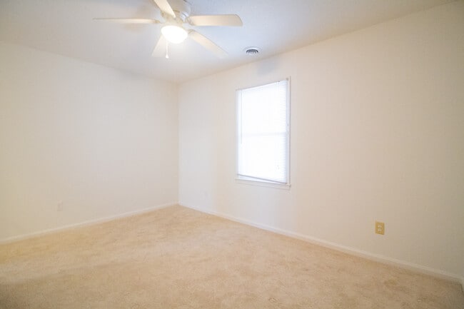 Building Photo - 2708 S 17th St