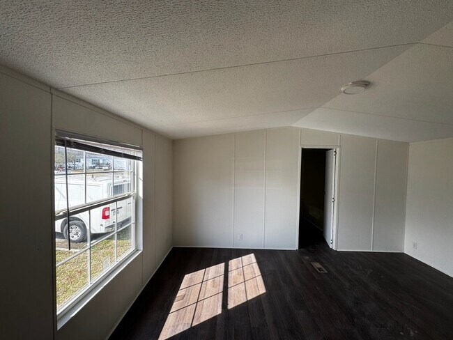 Building Photo - 7804 Stanley Rd