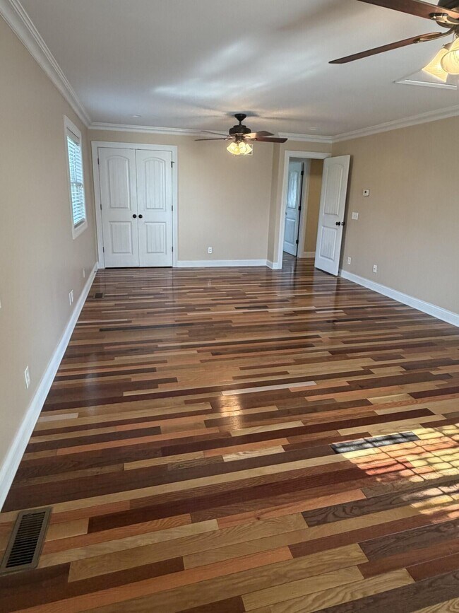 Building Photo - 110 Pineur Rd