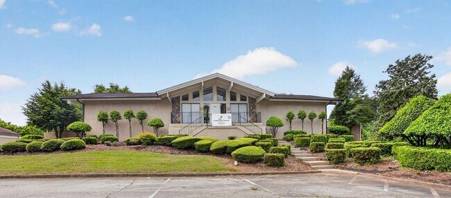 Building Photo - 3575 Oakvale Rd