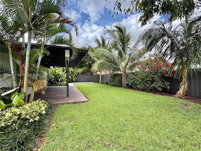 Building Photo - 7711 SW 131st Ave