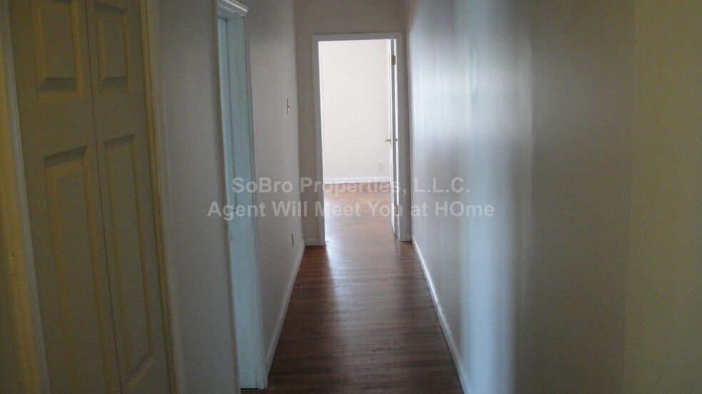 Building Photo - 4054 North Park Avenue