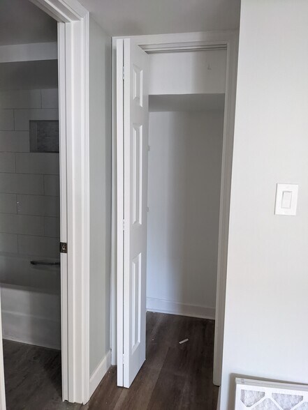 Pantry/Closet - 3242 S Hoyne Ave