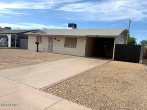 Building Photo - 4212 W Vista Ave