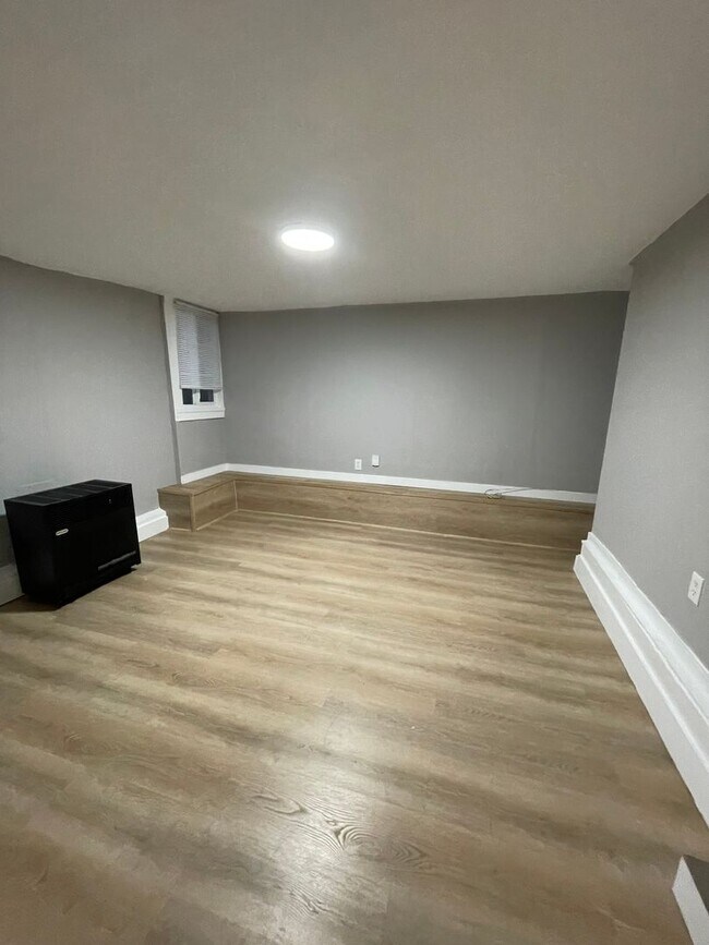 Building Photo - 1619 12th St