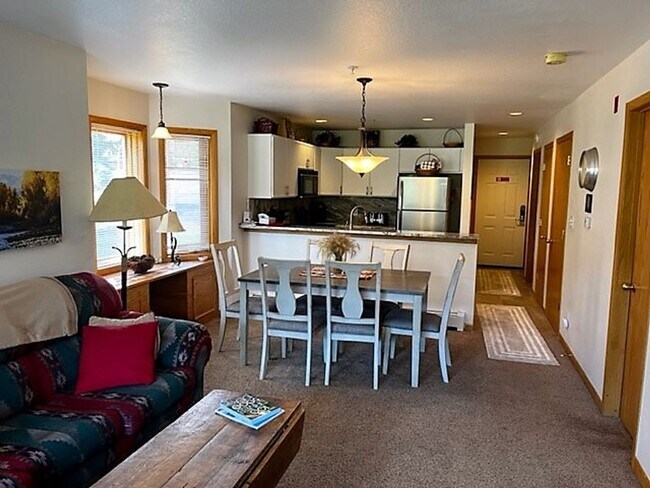 Building Photo - Winter Seasonal Rental- Cinnamon Ridge III...