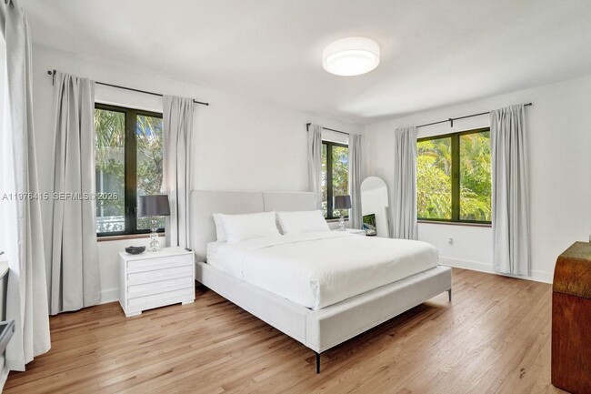 Building Photo - 5735 N Bay Rd