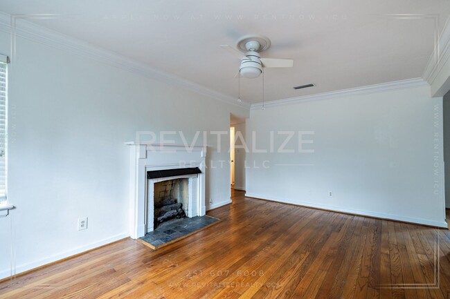 Building Photo - Beautiful 2 Bedroom/1 Bathroom in Springhi...