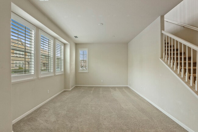 Building Photo - 3920 Purple Finch Ln
