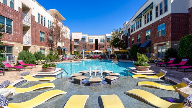 Building Photo - 5353 Las Colinas Blvd
