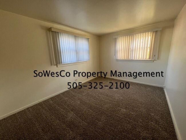 Building Photo - Three Bedroom Two Bath Home in Central Farmington